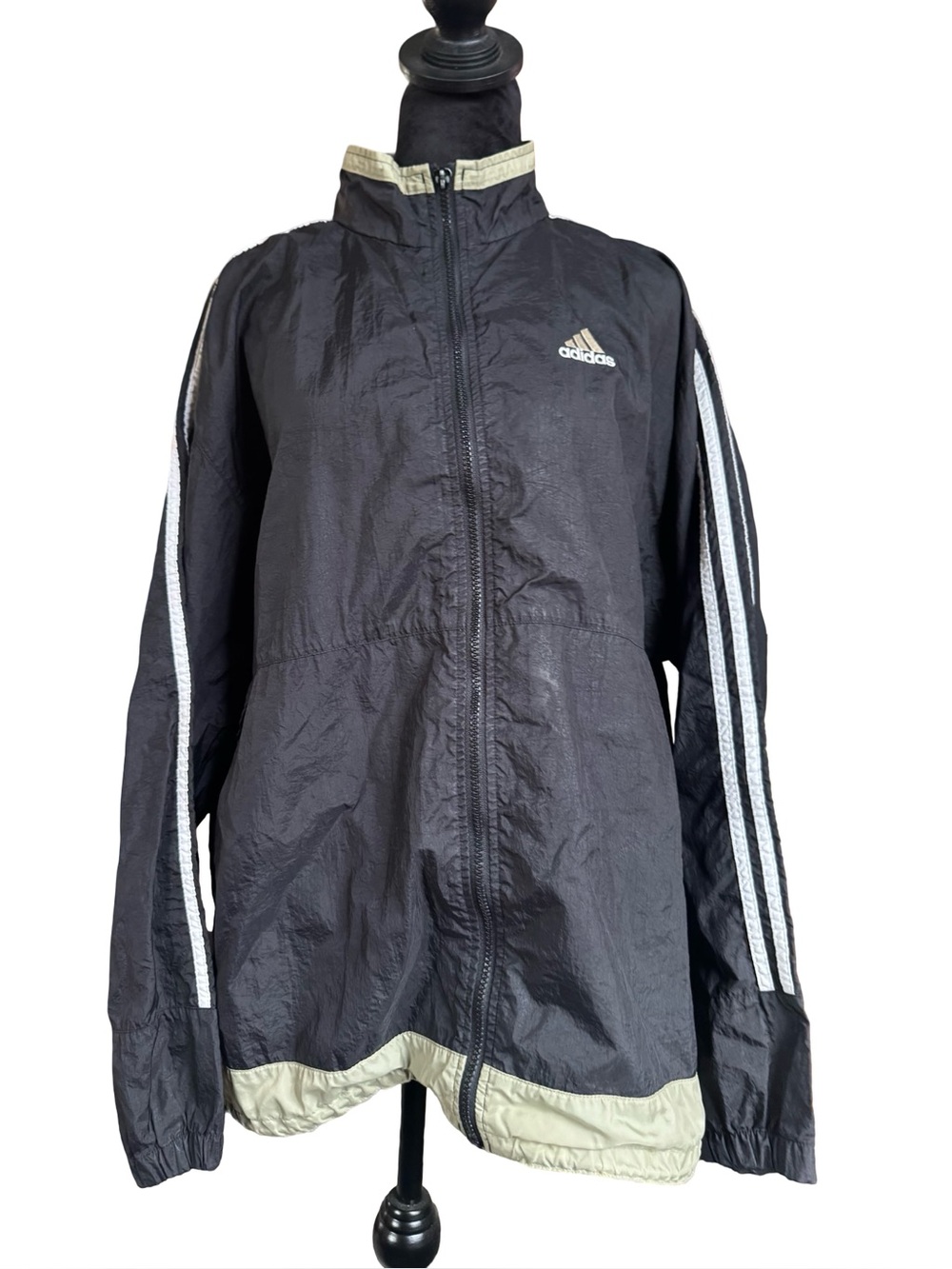 VTG 90s Adidas windbreaker jacket features‎ a classic in. Black/geeen sz XL